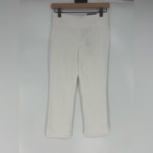 "NWT" Van Heusen Super Stretch Pull On White Capris- Women's‎ Size 0